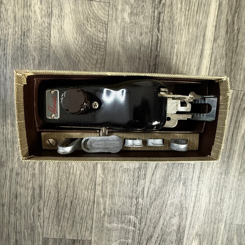 Greist Buttonholer Attachment Sewing Machine Set With Templates Case USA